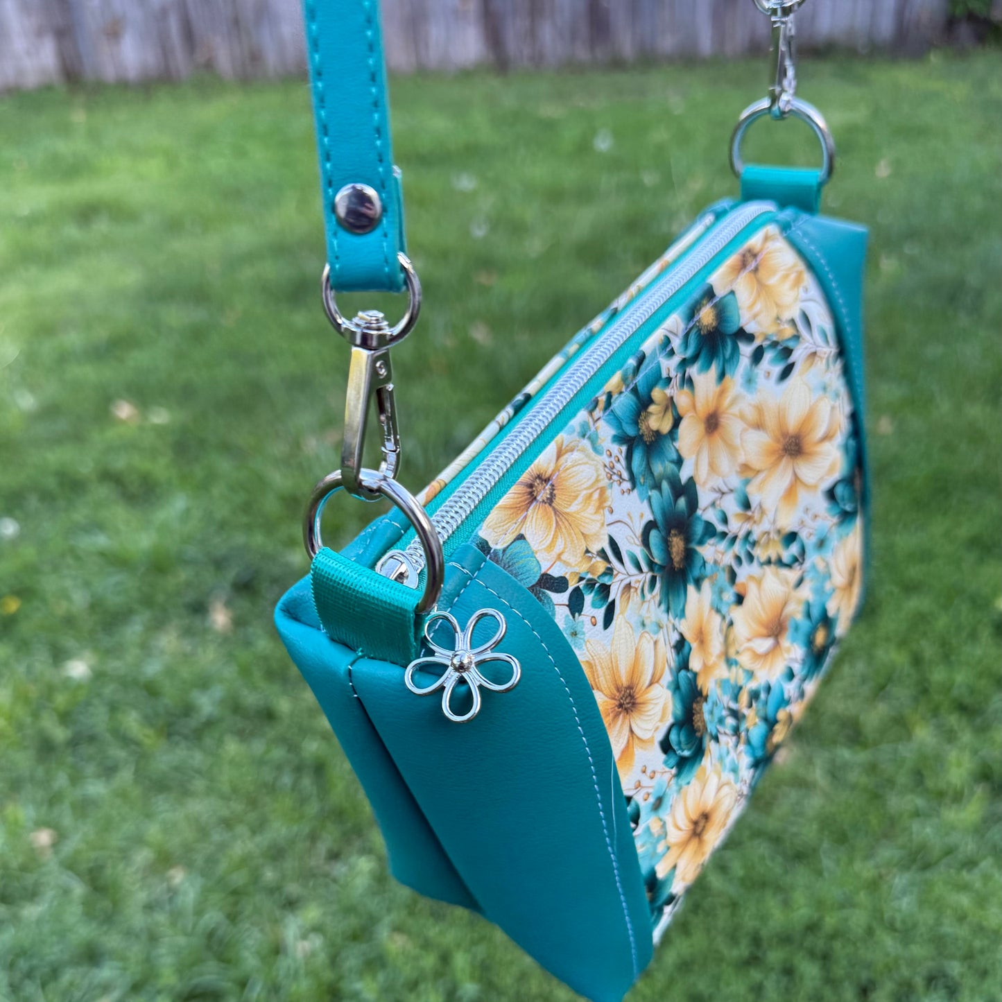 The Original Crossbody Pattern